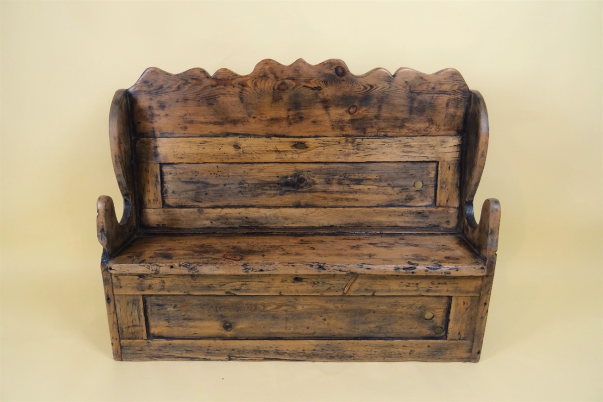 Antique Child’s Settle Chair (1).JPG